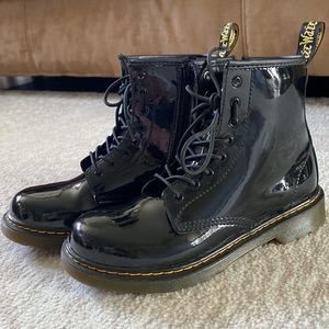 Dr Martens patent black 1460 J boots. Kid size 3.